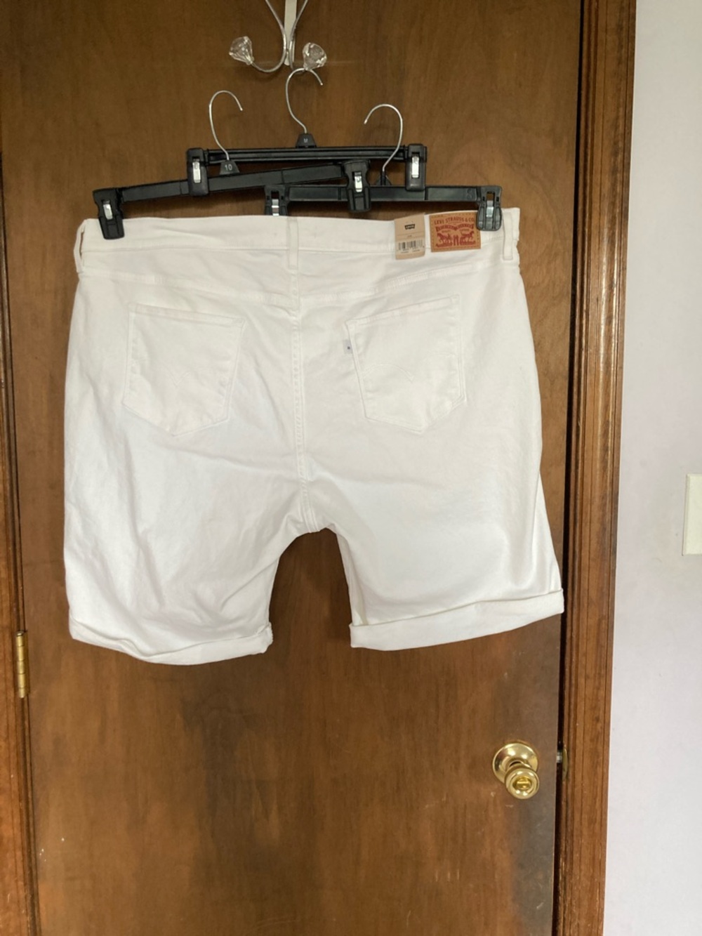 Levi’s white mid rise Bermuda jean short white cuffed Bermuda short 24W - Picture 7 of 17
